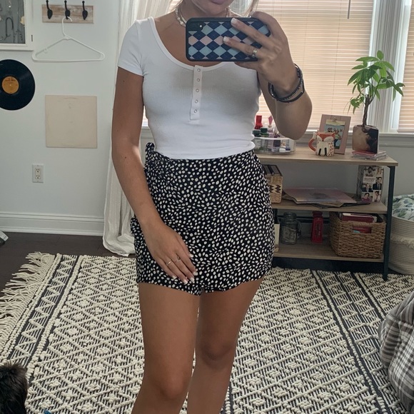 Garage Skort - Picture 1 of 2